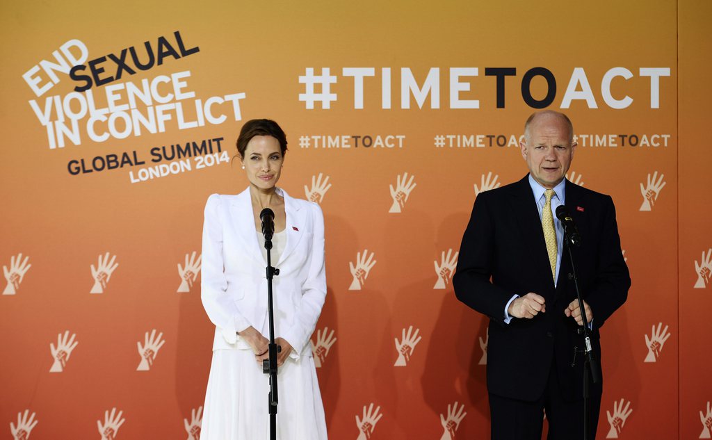 L'actrice américaine Angelina Jolie et le chef de la diplomatie britannique William Hague ont ouvert ce sommet mardi.