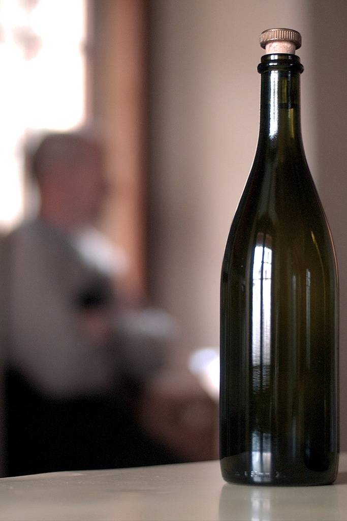 Après la controverse de l'affaire Giroud, actuellement devant la justice vaudoise, les autorités vont renforcer leurs contrôles dans le commerce des vins. 