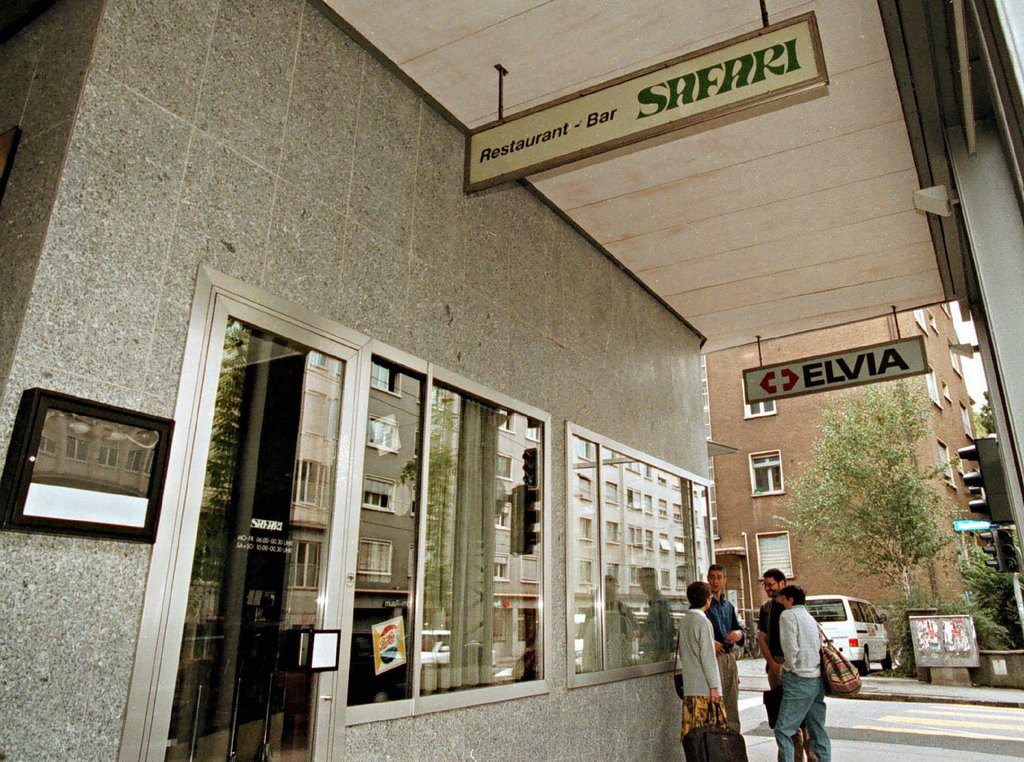 Le gérant kurde du "Safari", situé en pleine ville de Berne, un cuisinier turc, un serveur turc et un vendeur suisse d'automates à jeux, avaient été abattus le 27 juillet 1998 au soir.