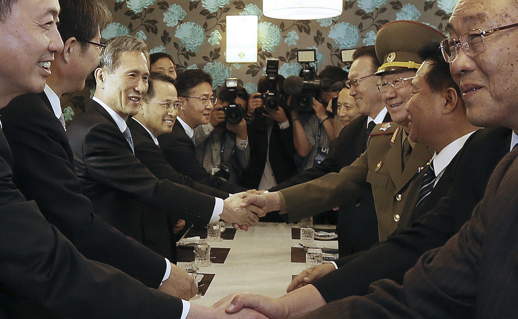 Les Corées du Nord et du Sud sont convenues samedi de relancer leurs pourparlers à un haut niveau, sur des sujets restant à définir, a annoncé le ministère sud-coréen chargé des affaires nord-coréennes. 