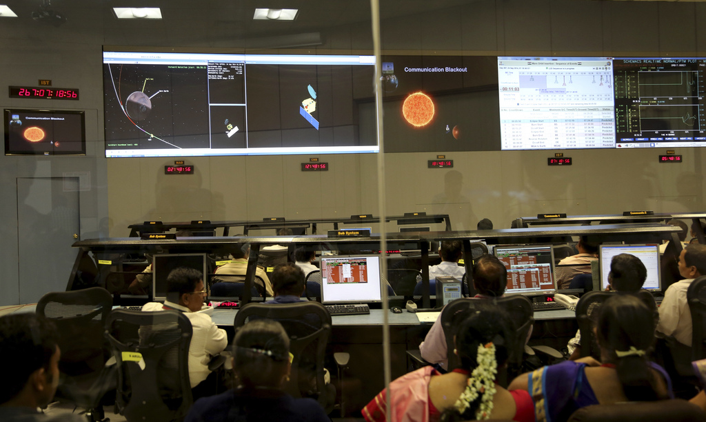 Une sonde low-cost indienne a transmis ses premières photos de Mars, montrant sa surface creusée de cratères, des image qui venaient renforcer la fierté de l'Inde, premier pays d'Asie à atteindre la planète rouge. La sonde fonctionne très bien, selon l'agence spatiale indienne.