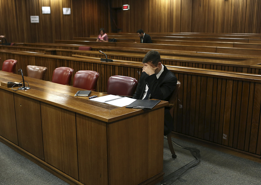 Le parquet sud-africain a requis vendredi dix ans de prison ferme à l'encontre d'Oscar Pistorius. L'athlète handicapé est jugé pour le meurtre de sa compagne Reeva Steenkamp, le 14 février 2013.