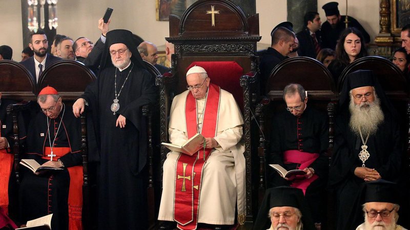 Religion: en Turquie, le pape François, prône l'unité...