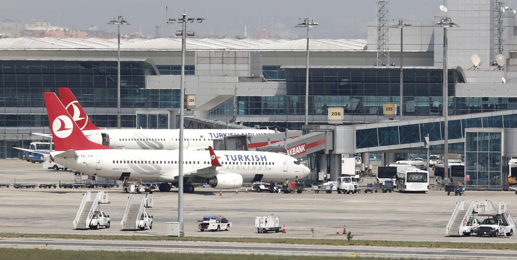 La compagnie aérienne Turkish Airlines suspend ses vols pour la Libye jusqu'à nouvel ordre.