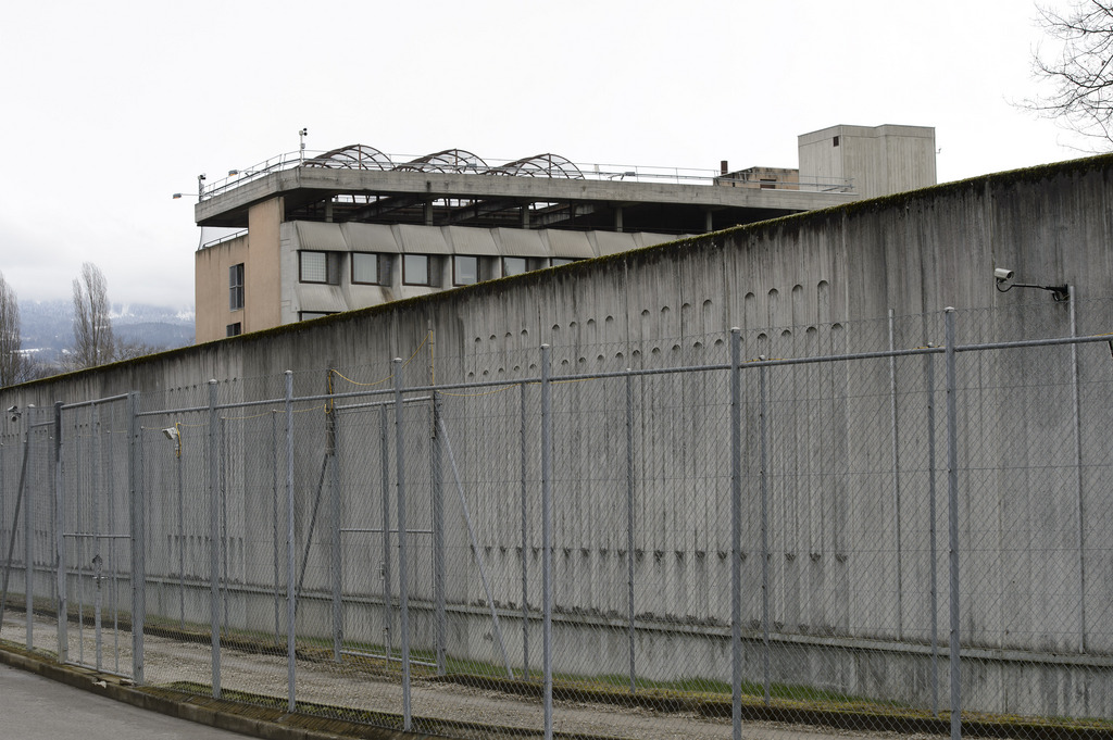 Le détenu écroué à la prison de Champ-Dollon a été
découvert sans vie dans sa cellule.