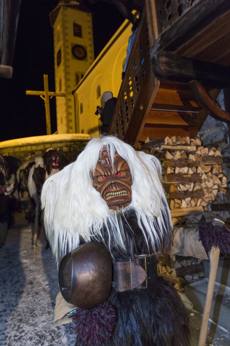 Les Tschäggättä séduisent chaque année touristes et indigènes.