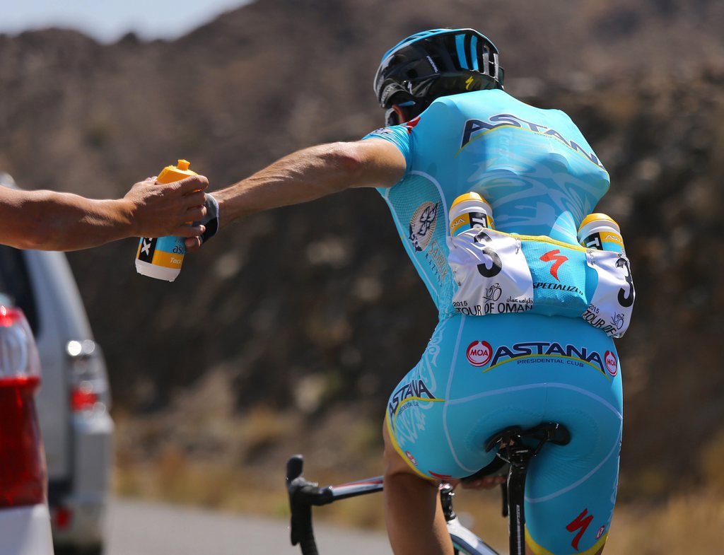 Pour l'UCI, les affaires de dopage autour de l'équipe Astana sont trop nombreuses.