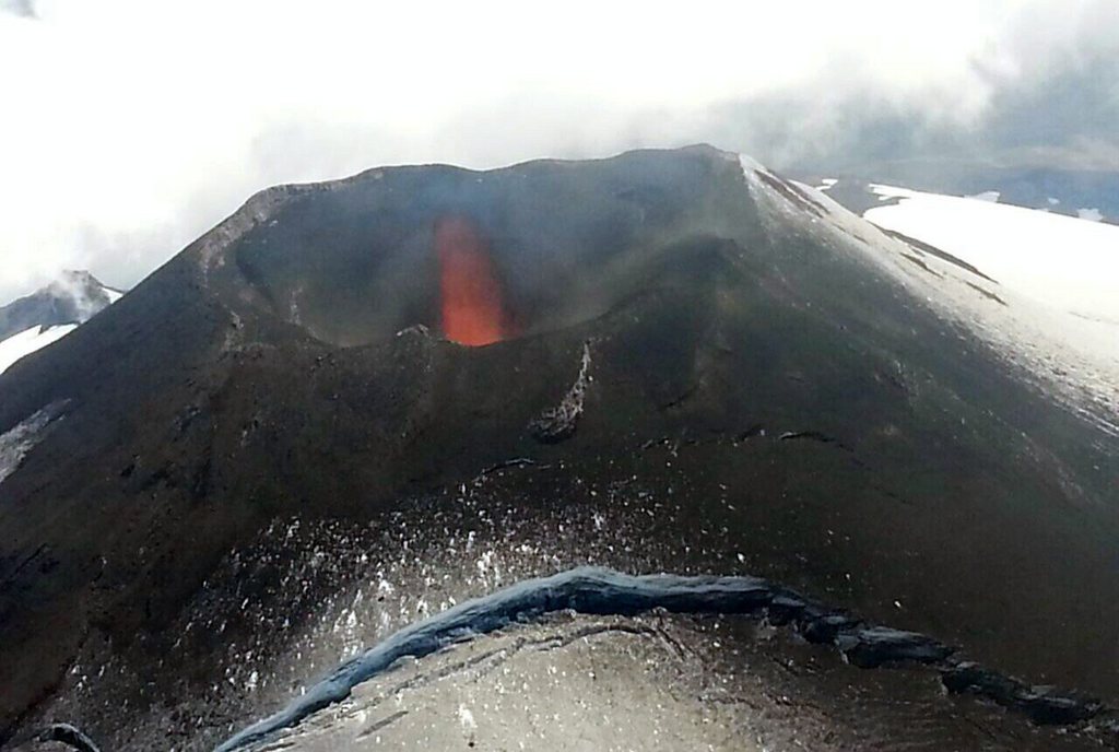 Le volcan Villarrica culmine à 2800 mètres.