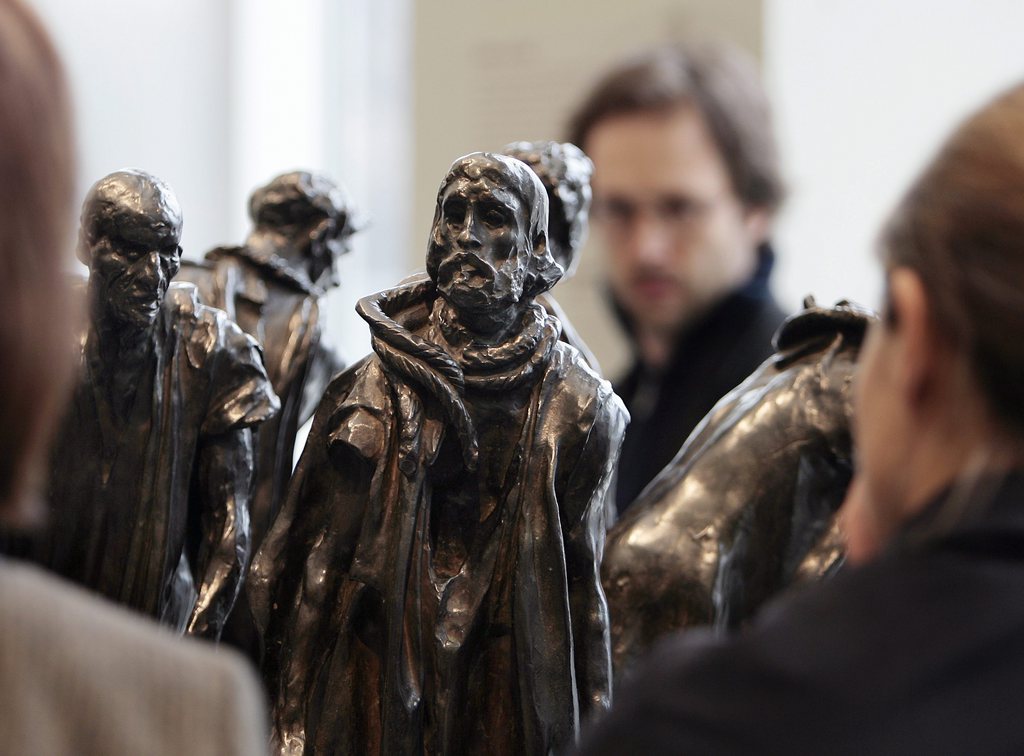 La sculpture de bronze d'Auguste Rodin "Les bourgeois de Calais", lors d'une exposition. 