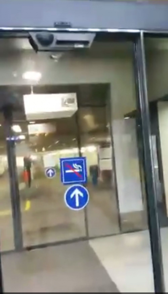 Une usager des CFF est resté bloqué dans la gare de La Chaux-de-Fonds au milieu de la nuit.