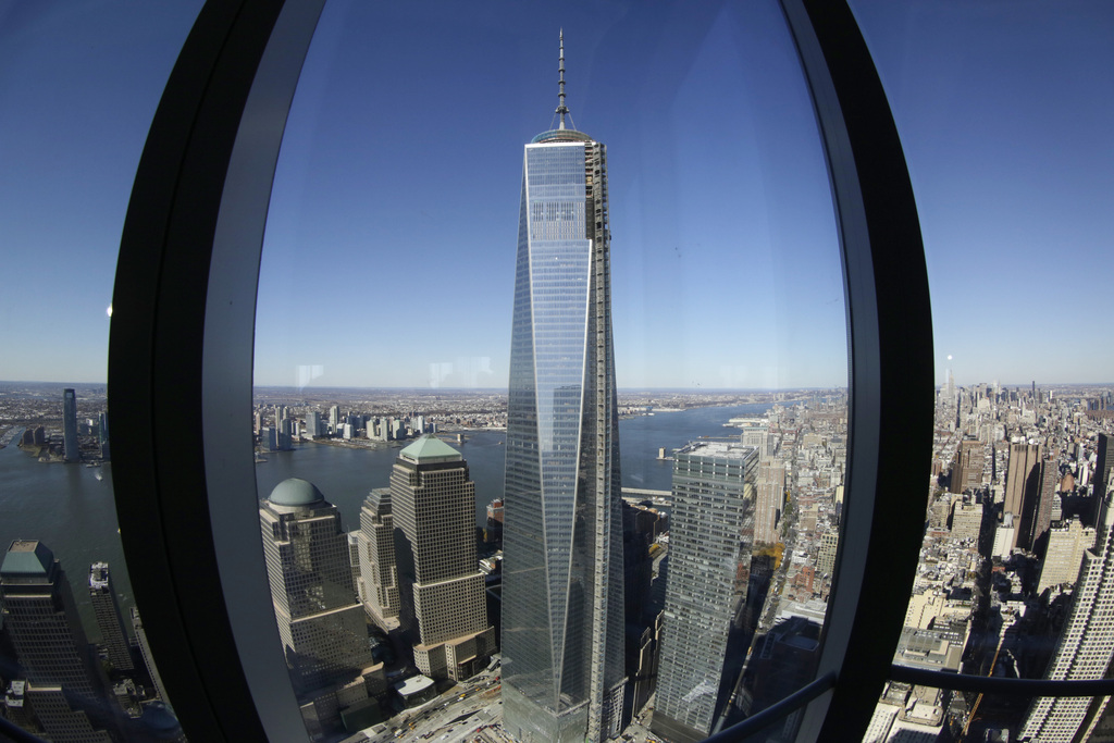Coupables d'avoir sauté du haut de la tour du One World Trade Center.