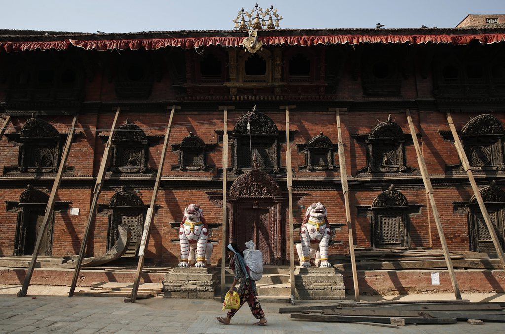 A l'instar du Kumari Palace de nombreux monuments historiques endommagés ont été réparés à la hâte. 