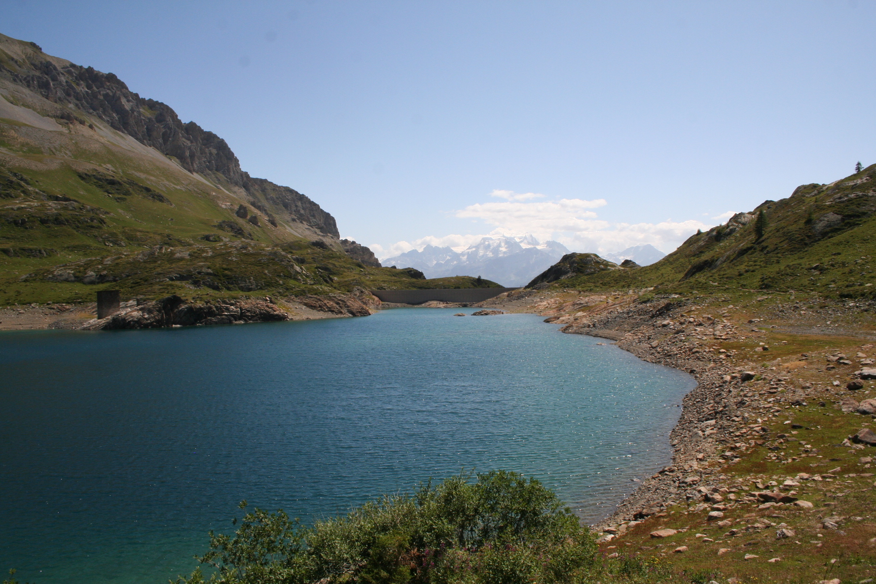 L'eau des lacs de Sorniot permettra d'assurer, à long terme, l'approvisionnement  en eau potable de la commune de Fully.