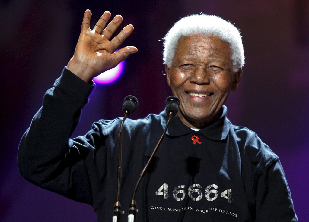 L'ancien président sud-africain, Nelson Mandela a reçu l'autorisation de quitter l'hôpital où il a été admis samedi pour des douleurs abdominales.