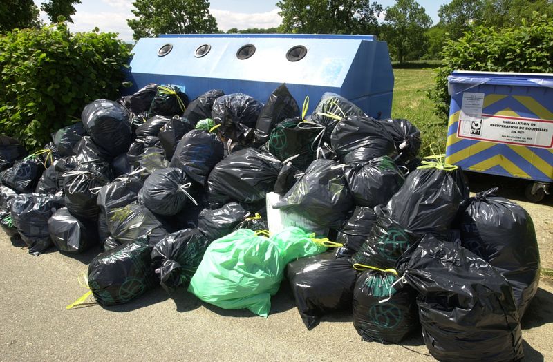 Plus de deux cents communes vaudoises ont adopté l'idée d'une taxe au sac poubelle. Elle devrait être harmonisée d'ici au 1er janvier 2013.