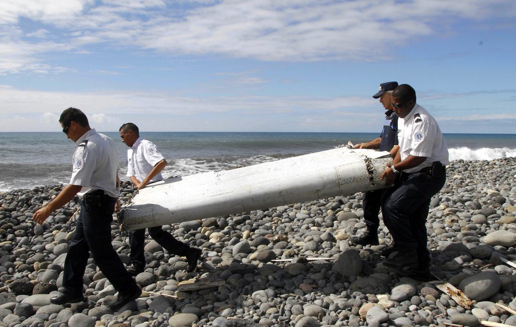 Les débris d'un avion non-identifié, ont été découverts à la Réunion il y a quelques jours. Depuis, c'est la chasse au trésor pour retrouver d'autres pièces.