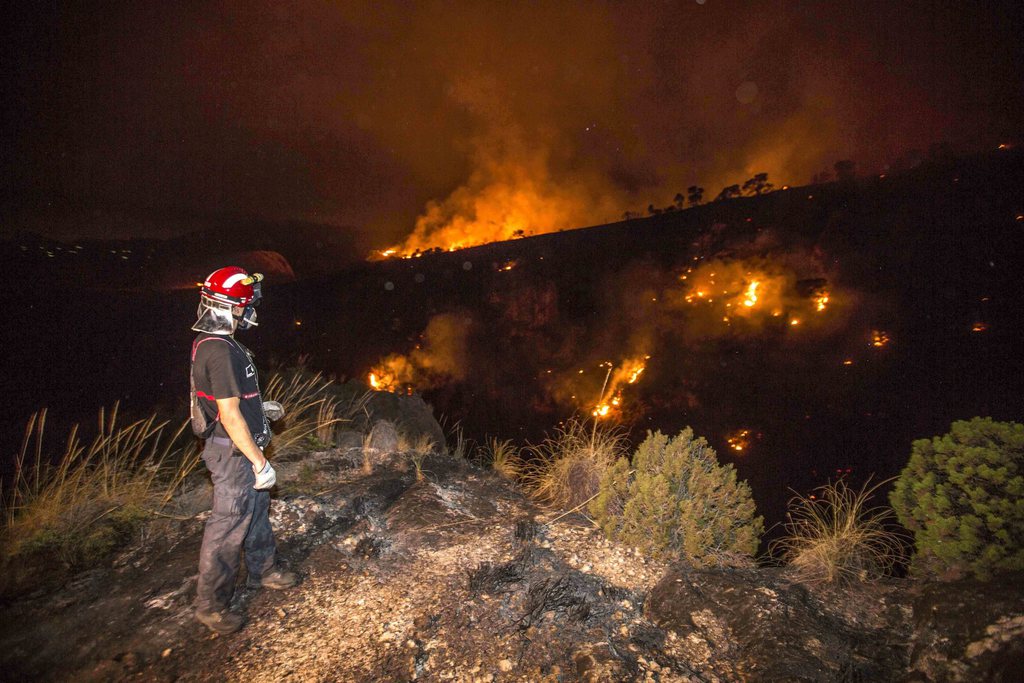 2000 Espagnols ont été évacués suite aux incendies qui ravagent la région de la Sierra de Gata.