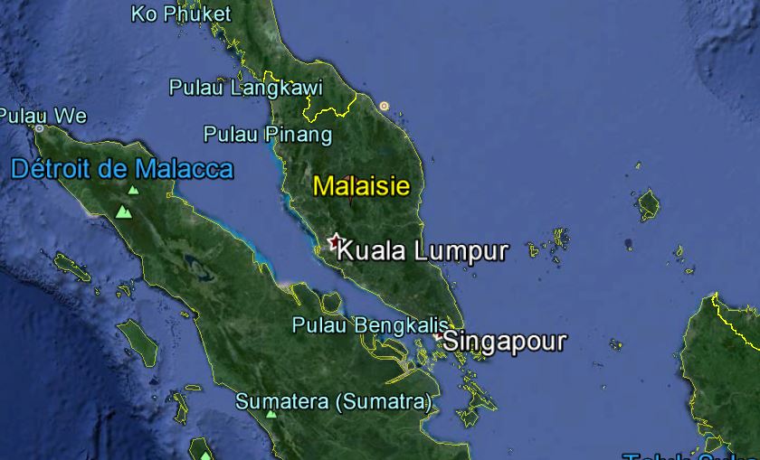 Naufrage au large de la côte ouest de la Malaisie, 50 morts.