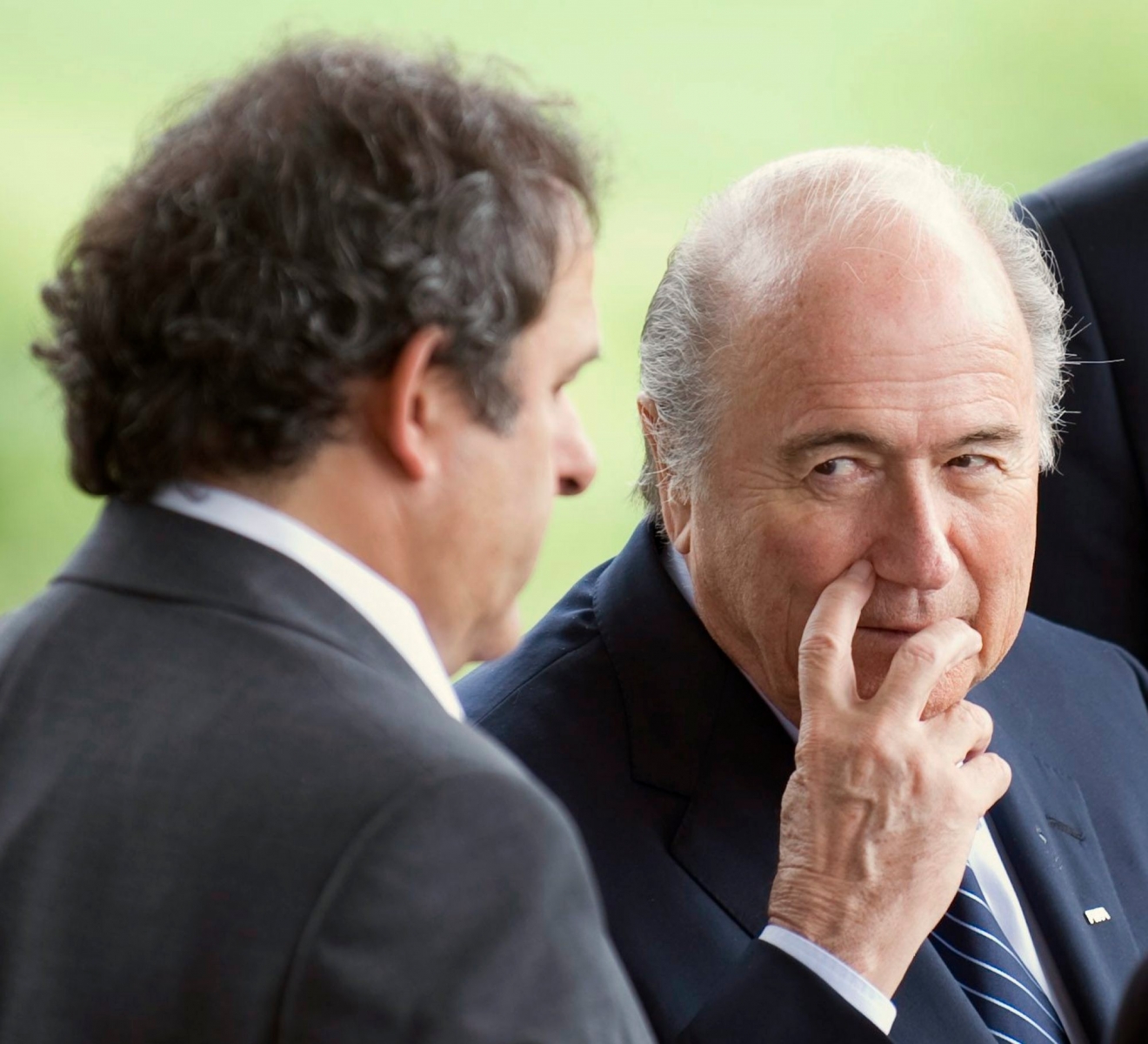 Sepp Blatter (droite) fait l'objet d'une procédure pénale de la justice suisse, notamment pour un versement de 2 millions de francs à Michel Platini.