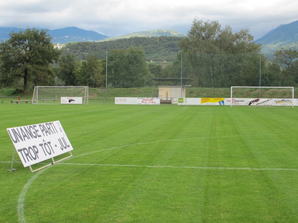 Les juniors A du FC Massongex ont salué la mémoire de leur coéquipier décédé tragiquement dans la nuit du 12 au 13 septembre.