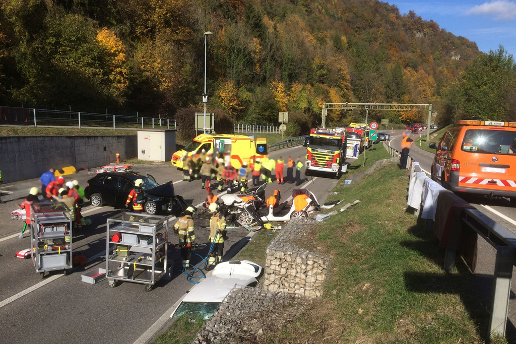 L'accident s'est produit à l'entrée d'un tunnel en direction de Delémont (JU) sur un tronçon bidirectionnel.