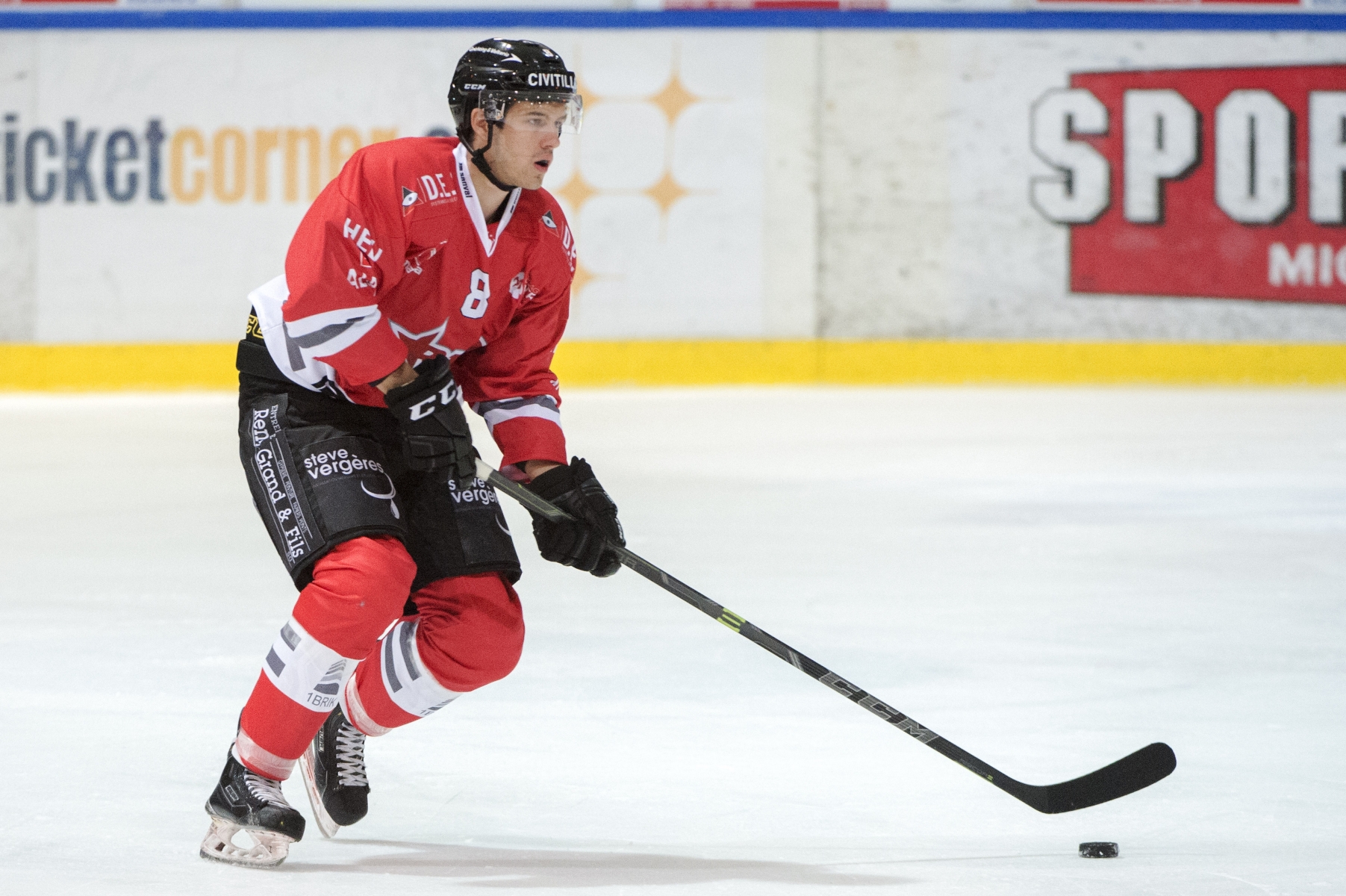Martigny le, 11 sept. 2015 : HC Red Ice face au EHC Olten.  Valentin Borlat ( Red Ice ).©Sacha Bittel/Le Nouvelliste