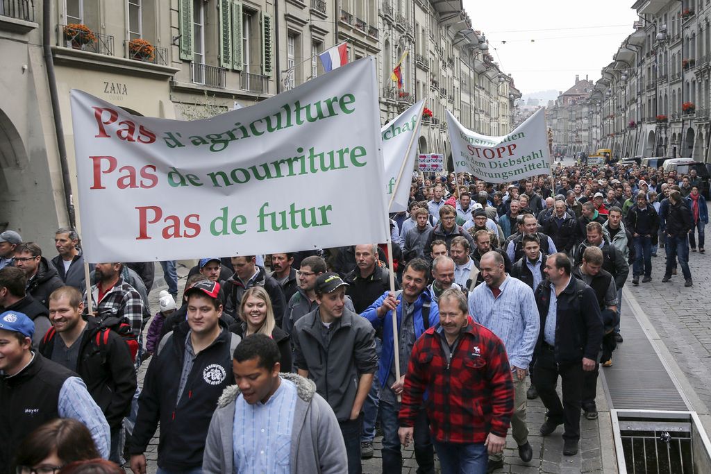 Quelque 200 agriculteurs ont manifesté dans les rues de Berne.