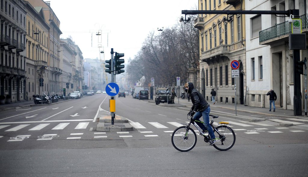 A Milan, la circulation automobile est carrément interdite jusqu'à mercredi.