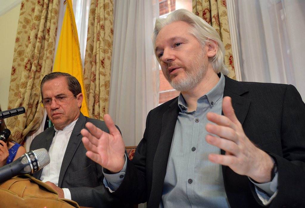 Poursuivi pour viol par les Etats-Unis, Julien Assange est actuellement reclus à l'ambassade d'Equateur aux Royaumes-Unis.