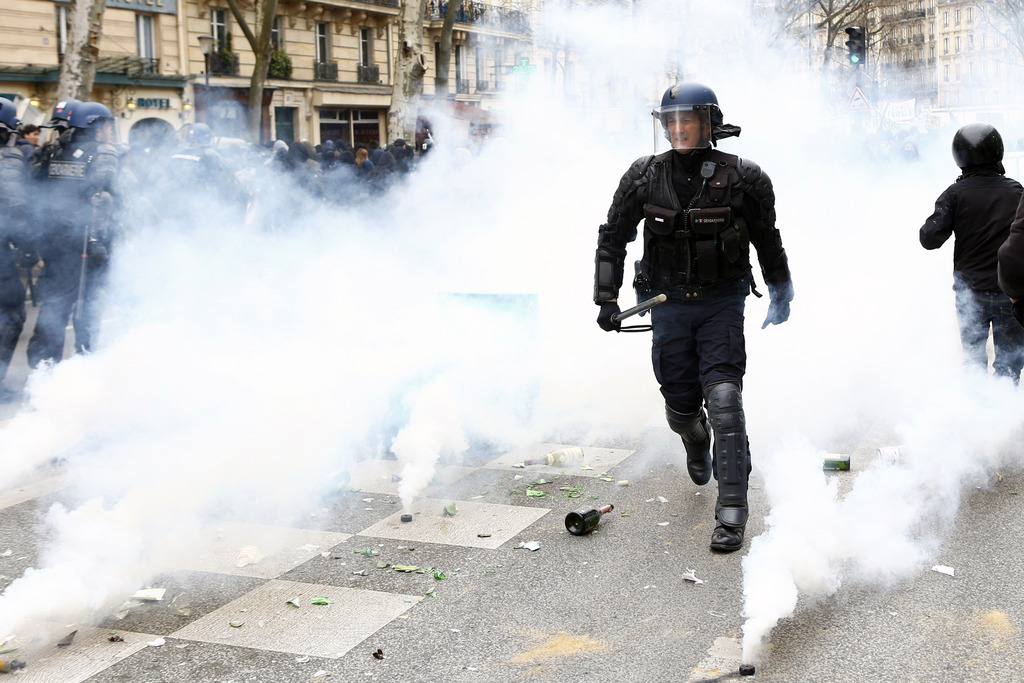 La manifestation des lycéens et étudiants contre le projet de loi sur le travail a dégénéré jeudi après-midi à Paris.