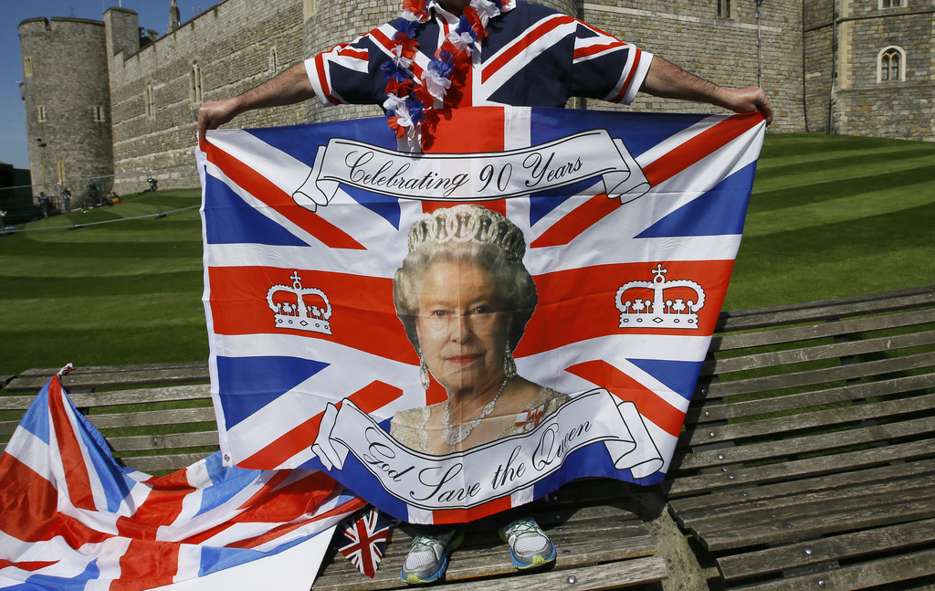 Les Britanniques aiment leur reine et le font savoir.