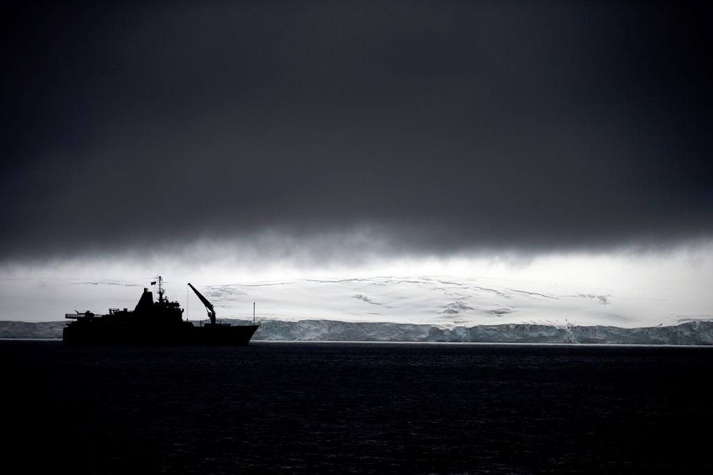 Le trou dans la couche d'ozone au-dessus de l'Antarctique a été en grande partie provoqué par des activités humaines. 