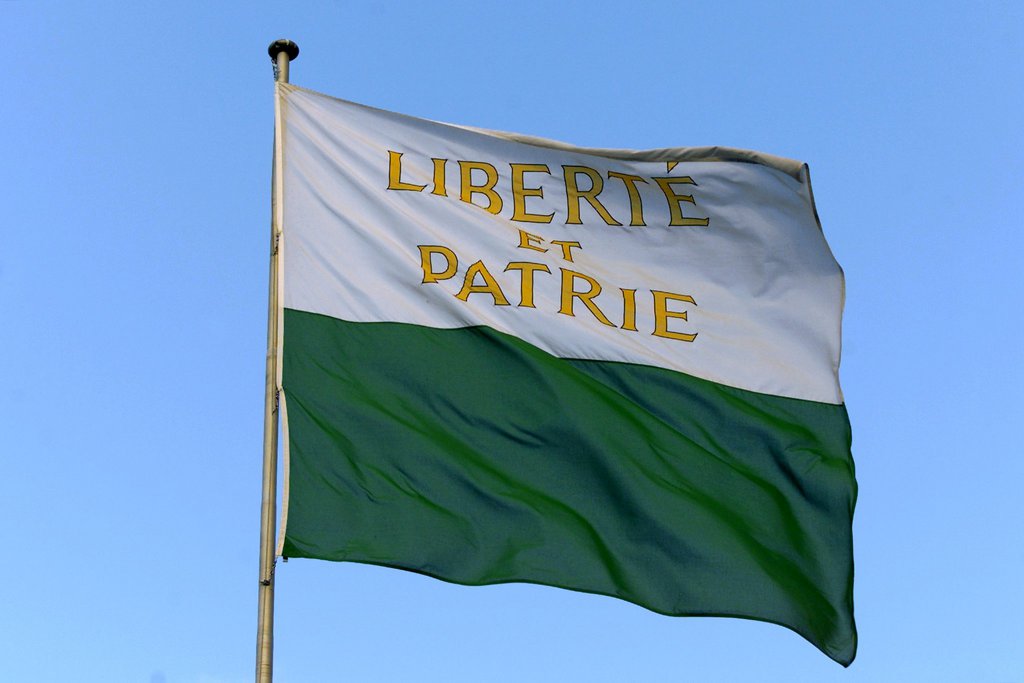Le drapeau du canton de Vaud interdit de stade à l'Euro.