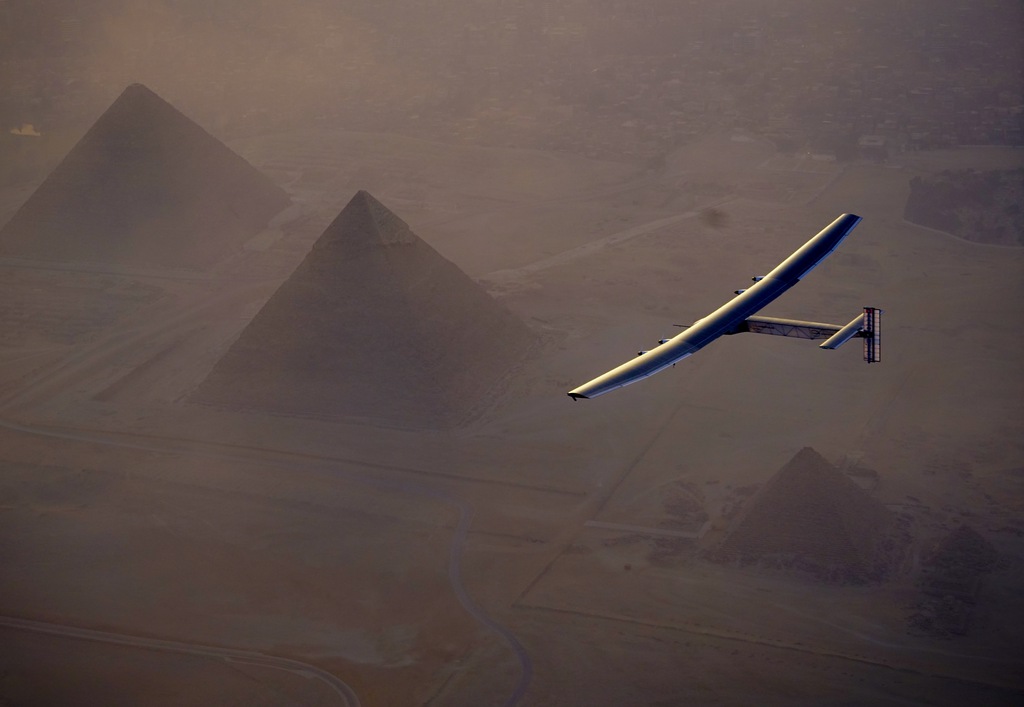 Solar Impulse 2 n'a pas pu décoller samedi soir du Caire.