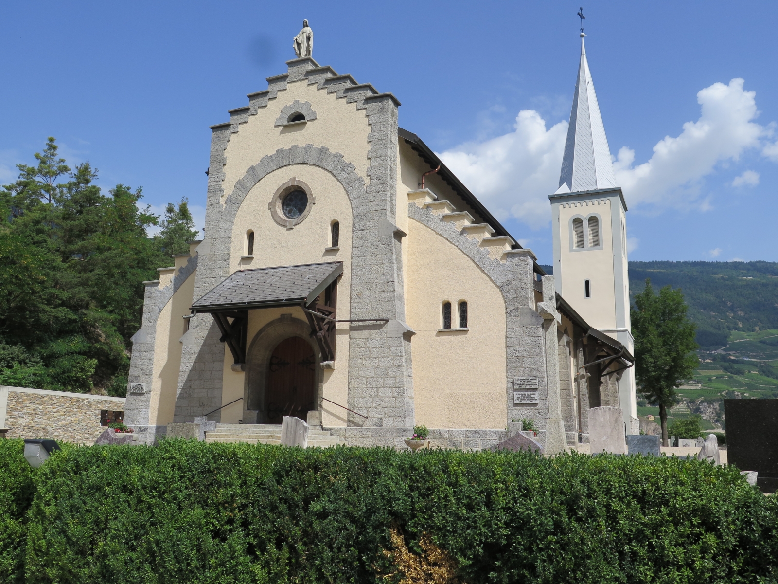 L'église de Granges a subi d'importantes transformations. Coût des travaux, plus d'un million de francs pour une centaine de fidèles, à tout casser.