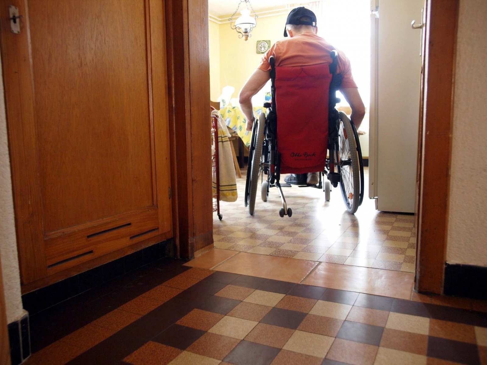 Pauschalentschädigung für die Betreuung von pflegebedürftigen Personen.

Bild: Ein Mann im Rollstuhl.



Foto: FN / Aldo Ellena, Plaffeien, 17.01.2010 Ein Mann im Rollstuhl
