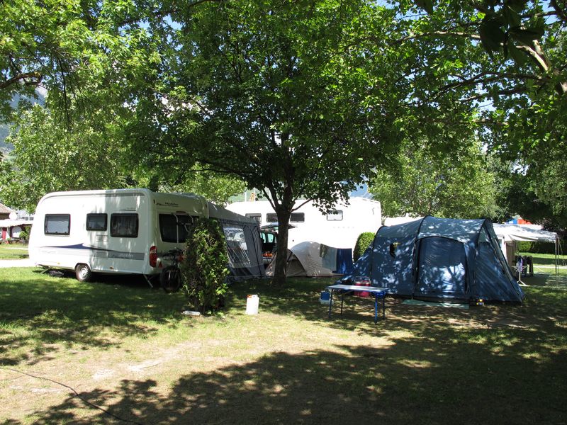 Les campings n'affichent pas complets. La météo et le franc fort découragent les vacanciers.