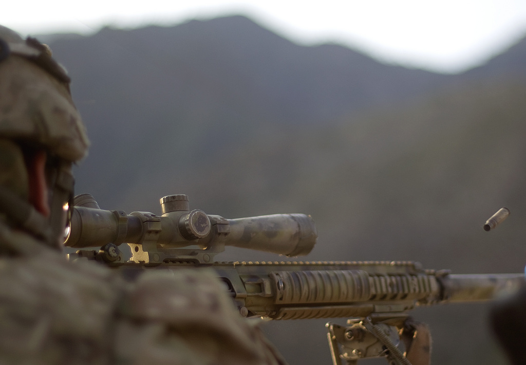 Un soldat britannique a été tué par l'explosion d'une grenade dans le sud de l'Afghanistan.