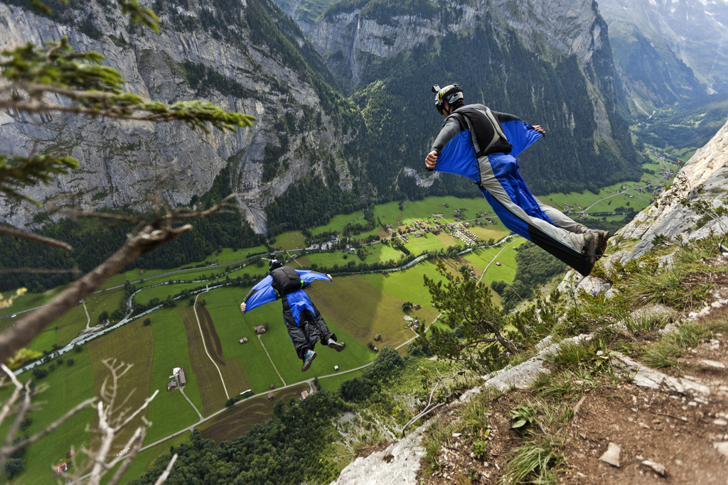 Les falaises des alentours de Lauterbrunnen sont particulièrement appréciées des amateurs de sensations fortes.