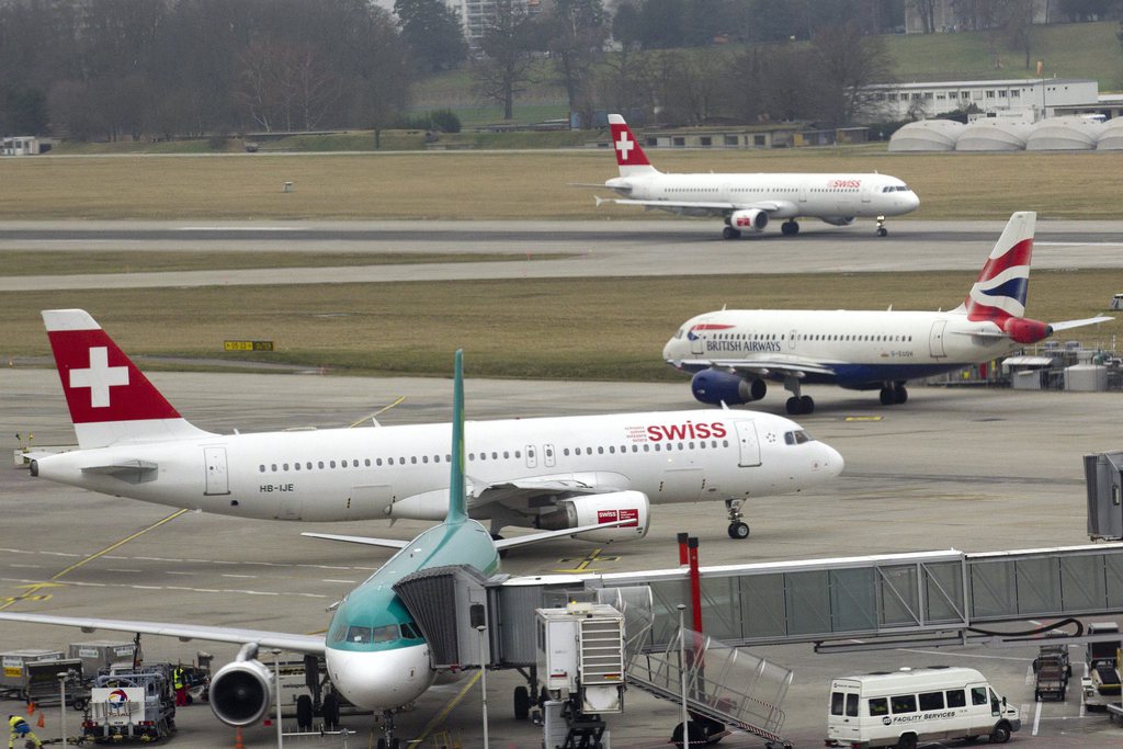 Le groupe allemand Lufthansa qui contrôle la compagnie aérienne examine si Eurowings, sa filiale autrichienne bas prix, ne pourrait pas mieux desservir Cointrin. 