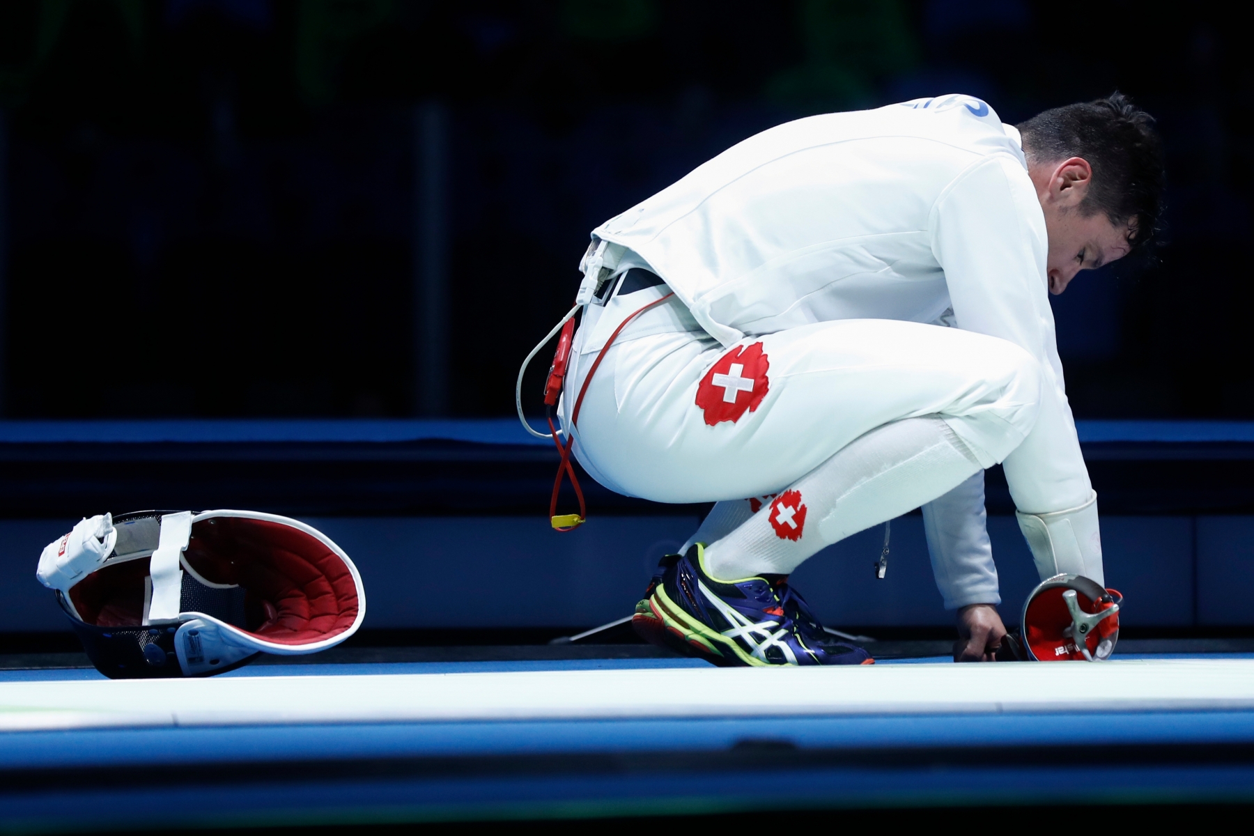 Switzerland's Fabian Kauter reacts after losing his match against France's Yannick Borel in the men's epee individual round of 16 in the Carioca Arena 3 in Rio de Janeiro, Brazil, at the Rio 2016 Olympic Summer Games, pictured on Tuesday, August 09, 2016. (KEYSTONE/Peter Klaunzer)kauter BRAZIL RIO OLYMPICS 2016 FENCING
