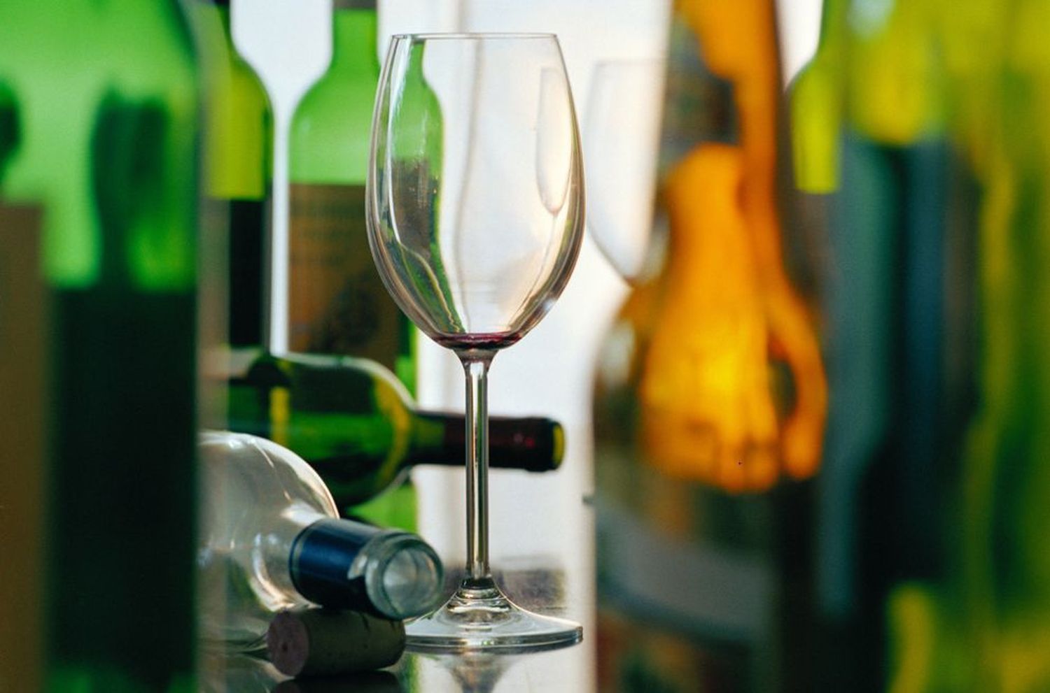 Les personnes de plus de 50 ans sont les plus touchées par une consommation d’alcool chronique à risques.