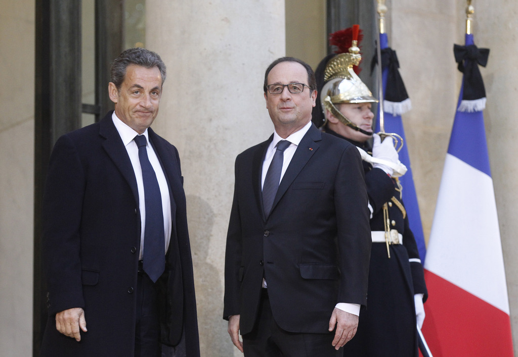 François Hollande (g.) préfère soutenir Nicolas Sarkozy.