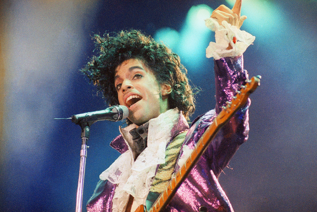 Prince a laissé une grande quantité d'enregistrements de chansons non publiées.