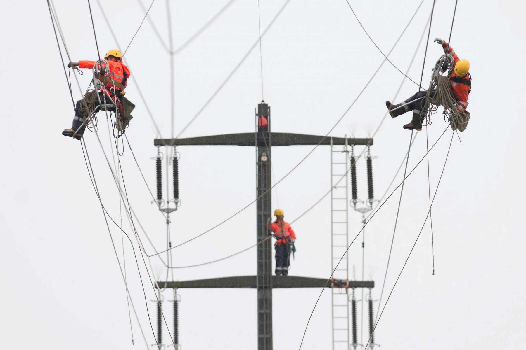Electriciens travaillant sur une ligne à haute tension.



Photo Lib/Alain Wicht, Granges-Paccot, le 22.07.2014 Electriciens sur une ligne à haute tension