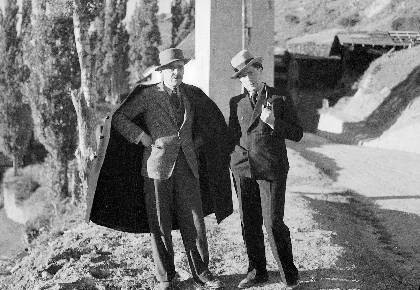 Charles Ferdinand Ramuz et Maurice Zermatten, Saint-Martin, septembre 1936. Raymond Schmid, Bourgeoisie de Sion, Médiathèque Valais %u2013 Martigny