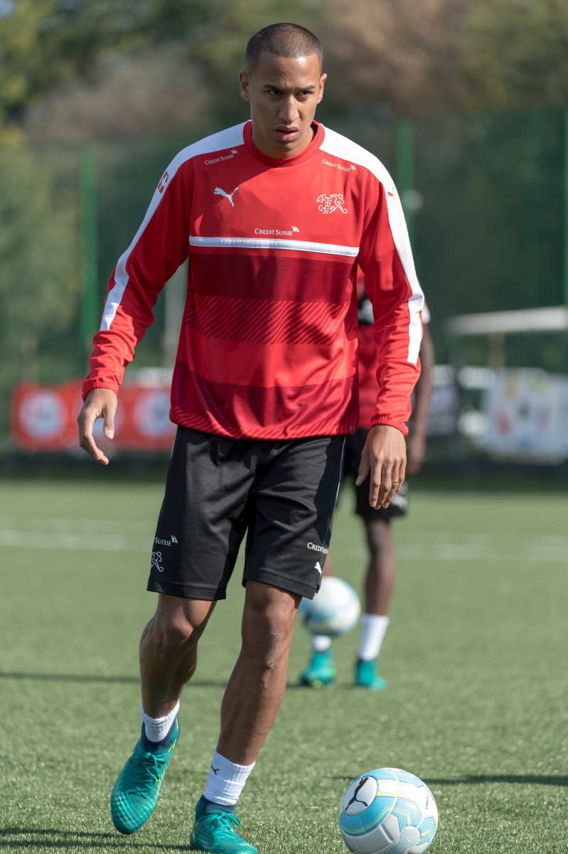 Leo Lacroix of Switzerland's national soccer team during a training session at the Ferencvaros training ground in Budapest, Hungary, on Saturday, October 8, 2016. (KEYSTONE/Georgios Kefalas)54 FUSSBALL WM 2018 QUALIFIKATION TEAM SCHWEIZ TRAINING