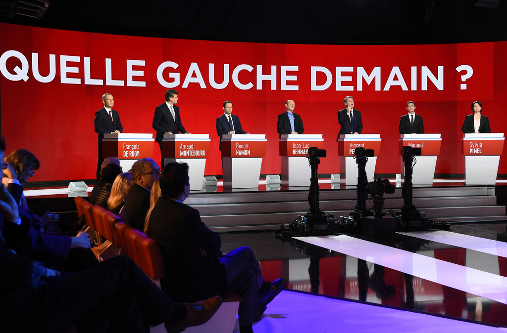 Le débat entre tous les candidats de gauche à la présidentielle française: Francois de Rugy, Arnaud Montebourg, Benoit Hamon,  Jean-Luc Bennahmias, Vincent Peillon, Manuel Valls et Sylvia Pinel.