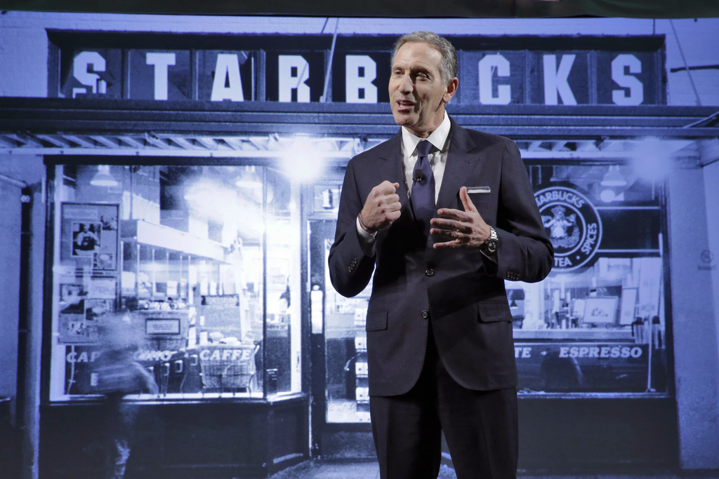 Howard Schultz, le patron de Starbucks, promet aussi de "construire des ponts et non des murs avec le Mexique". 