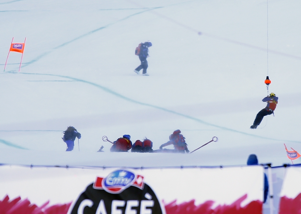 Le skieur français Valentin Giraud-Moine a fait une chute impressionnante lors de la descente de Garmisch-Partenkirchen vendredi. 